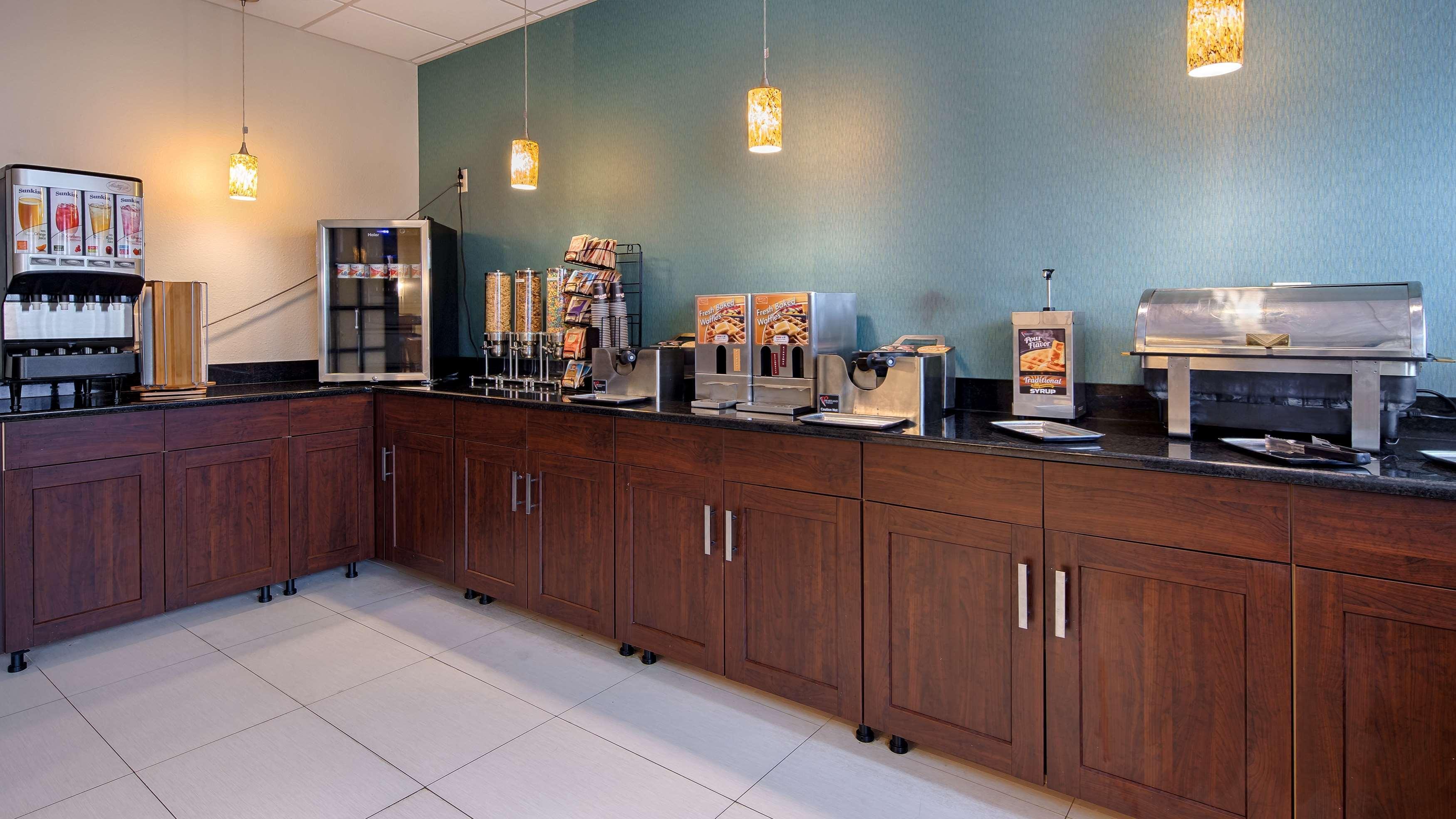 Best Western Plus Philadelphia Bensalem Hotel Exterior foto
